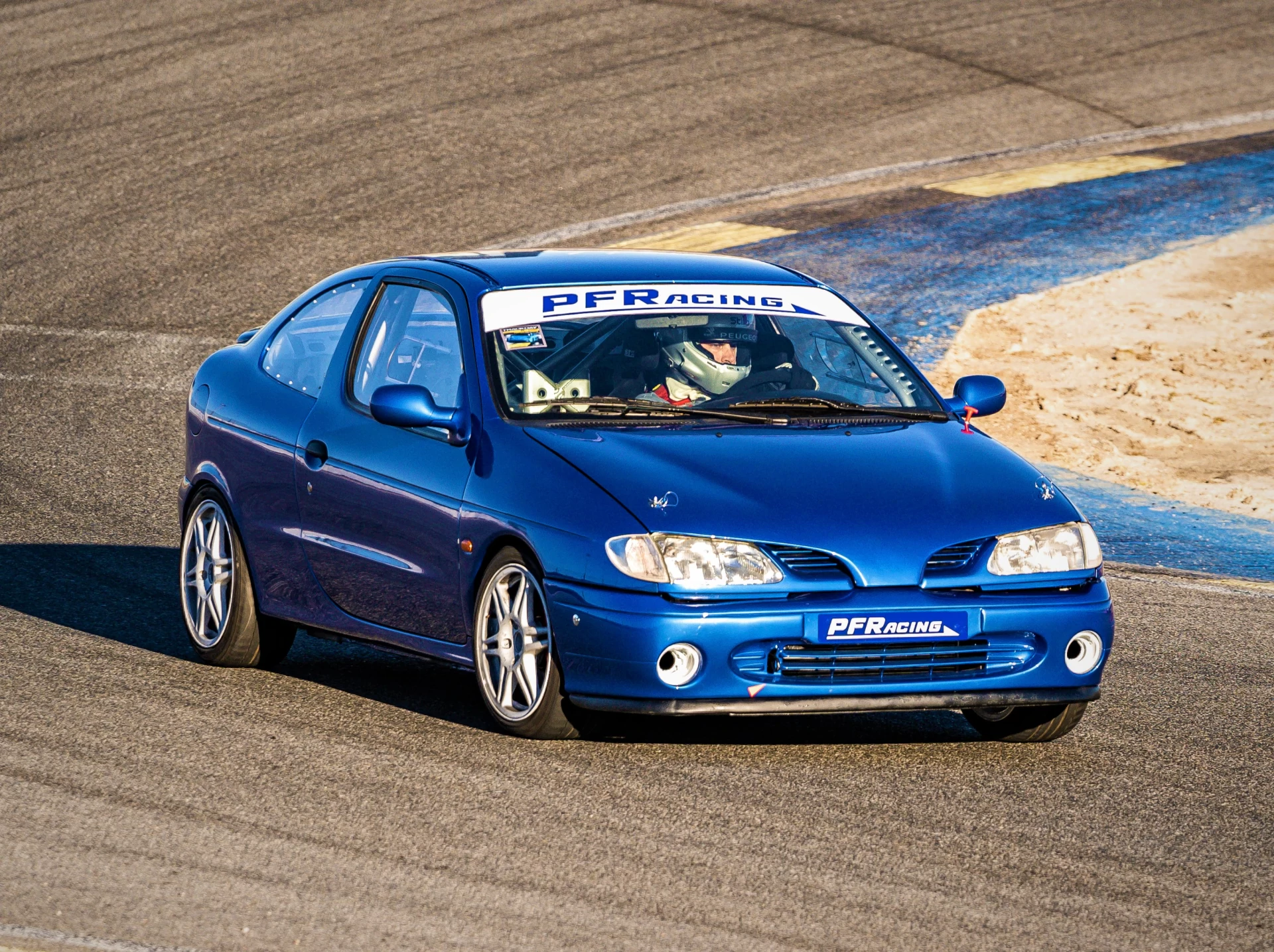 RENAULT MEGANE COUPE 2.0 16V.