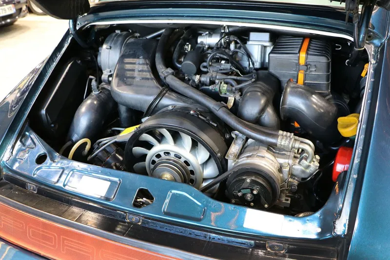 PORSCHE 964 Carrera 4