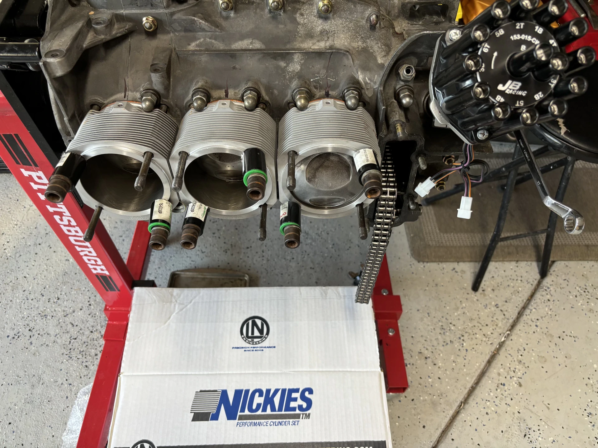Modified 2.8 L twin plug Porsche 911 engine