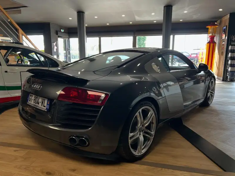 AUDI R8 4.2L V8 QUATTRO FSI DAYTONA GREY