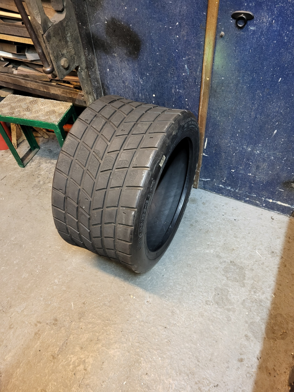 Search for rim decoration even if out of order for mounting – photo 1