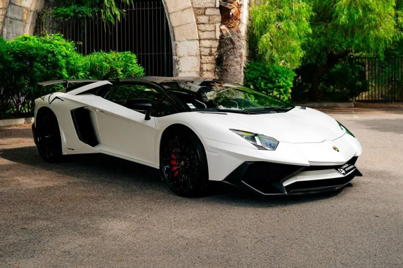 LAMBORGHINI AVENTADOR ROADSTER