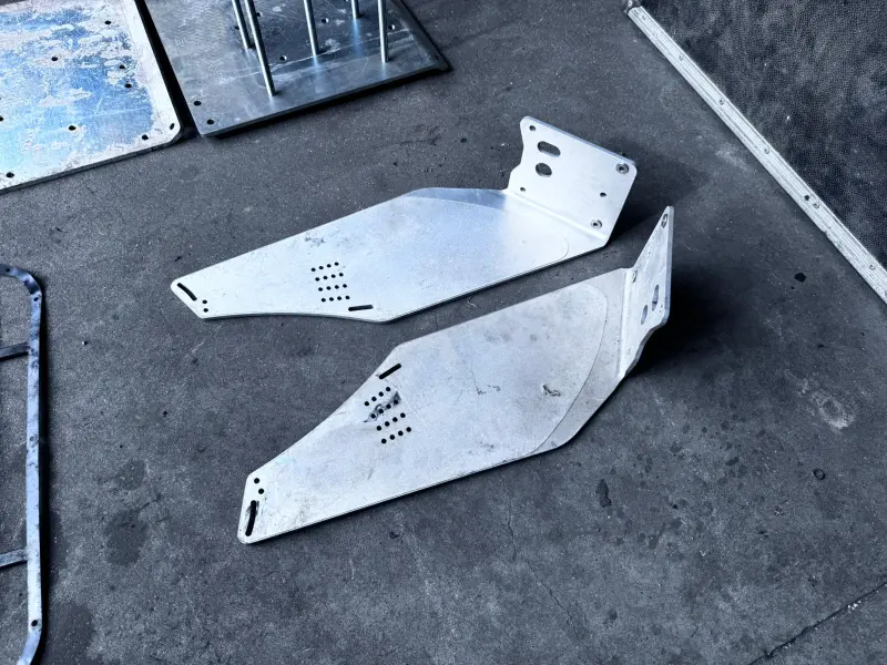 Supports aileron Porsche 991 GT3 R - 9915123817A 9915123827A