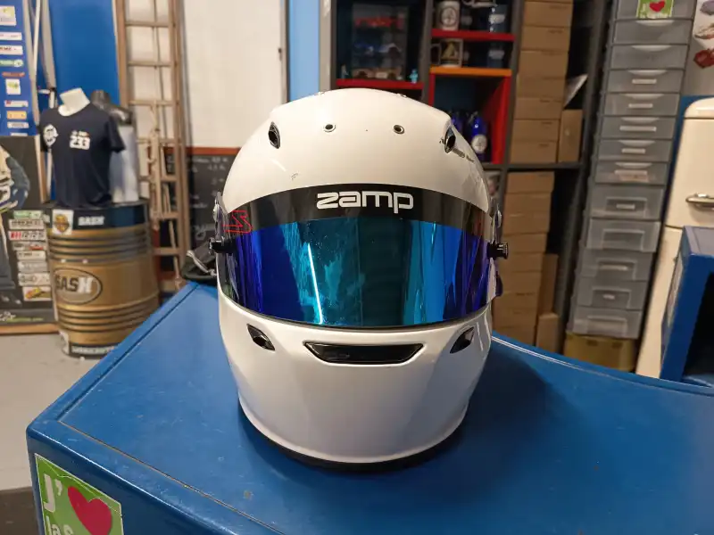 Vends casque homologué FIA ZAMP ZR-72 blanc dans son carton d’origine.