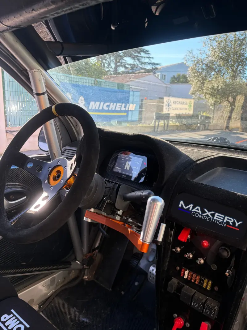 Hire Clio Ragnotti F2014 - MAXERY COMPETITION