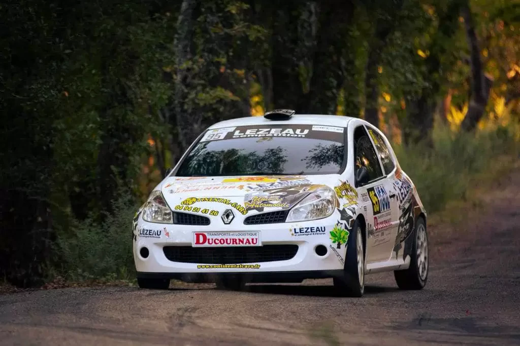 LEZEAU Compétition loue Clio R3 MAX FULL EVO Asphalte