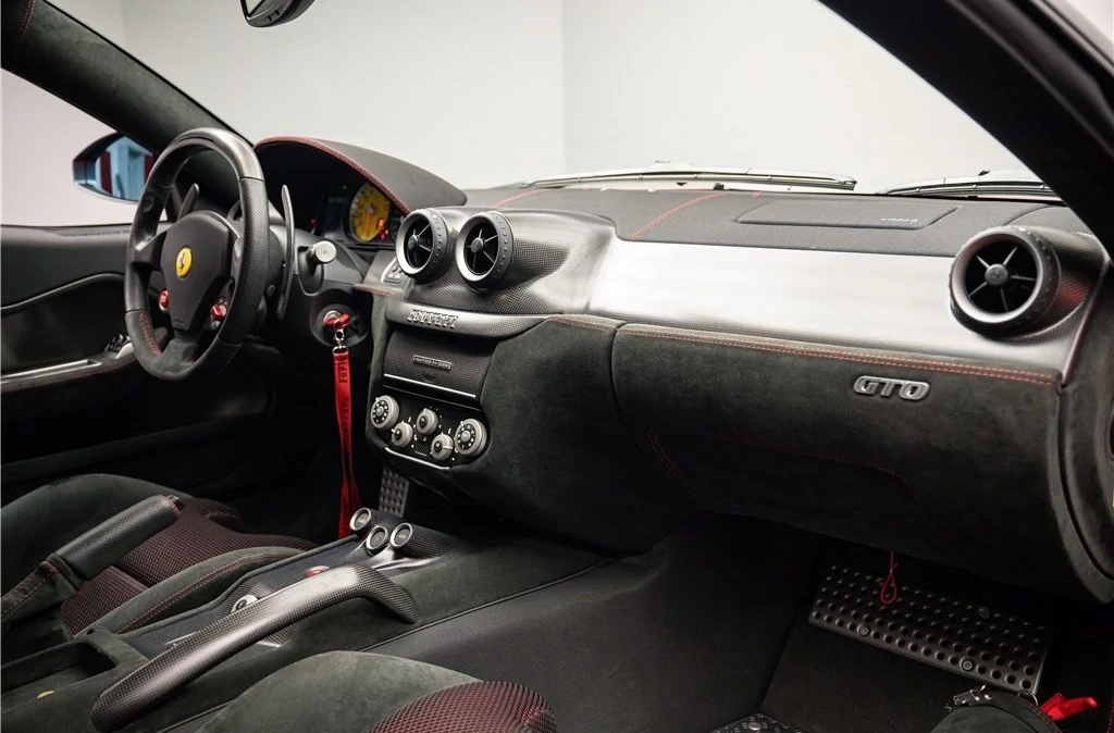 FERRARI 599