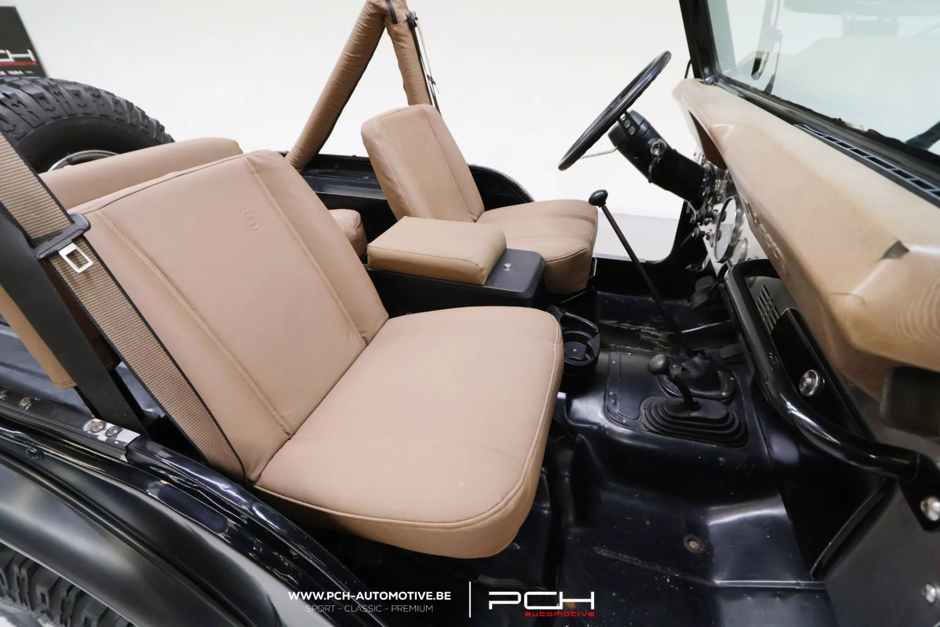 JEEP CJ-5 5.0 V8 – Golden Eagle Edition – – photo 4