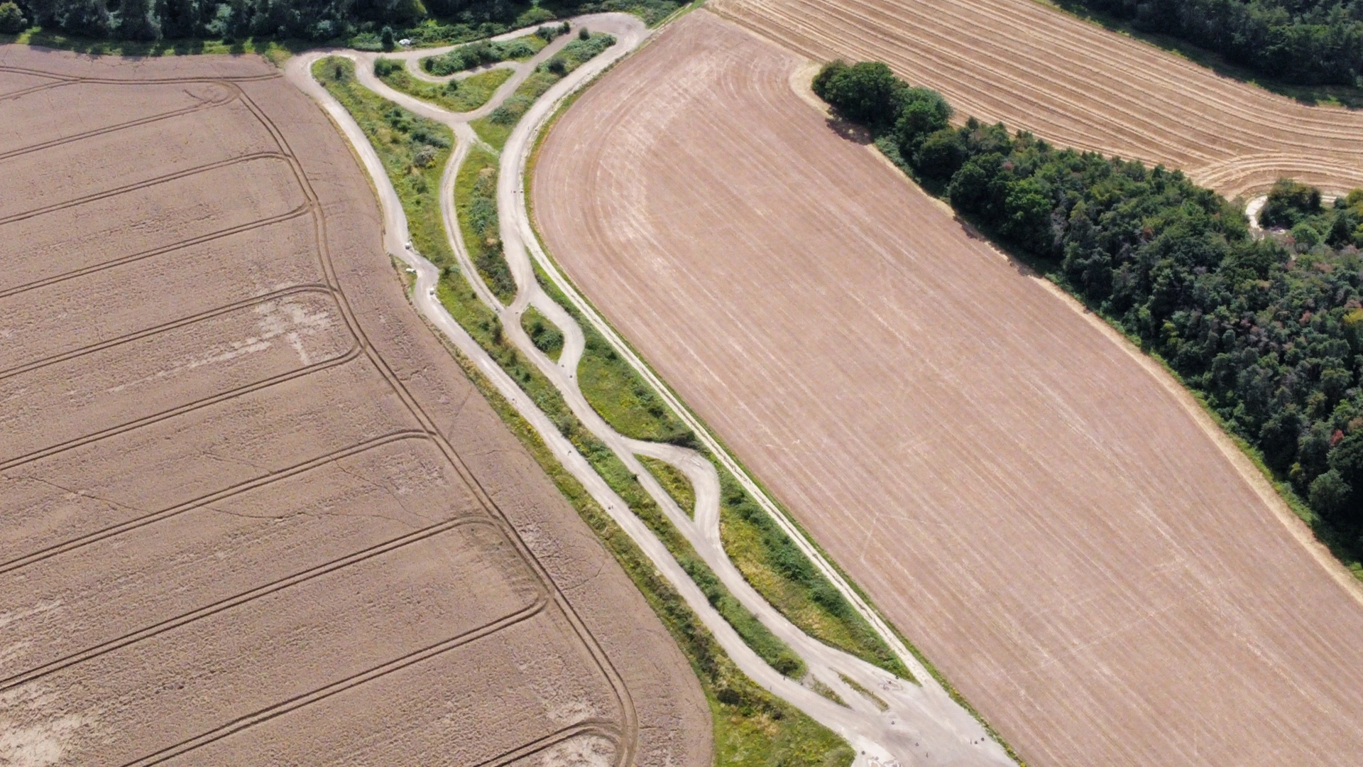 Expériences de conduite en rallye et location de pistes de gravier – photo 1