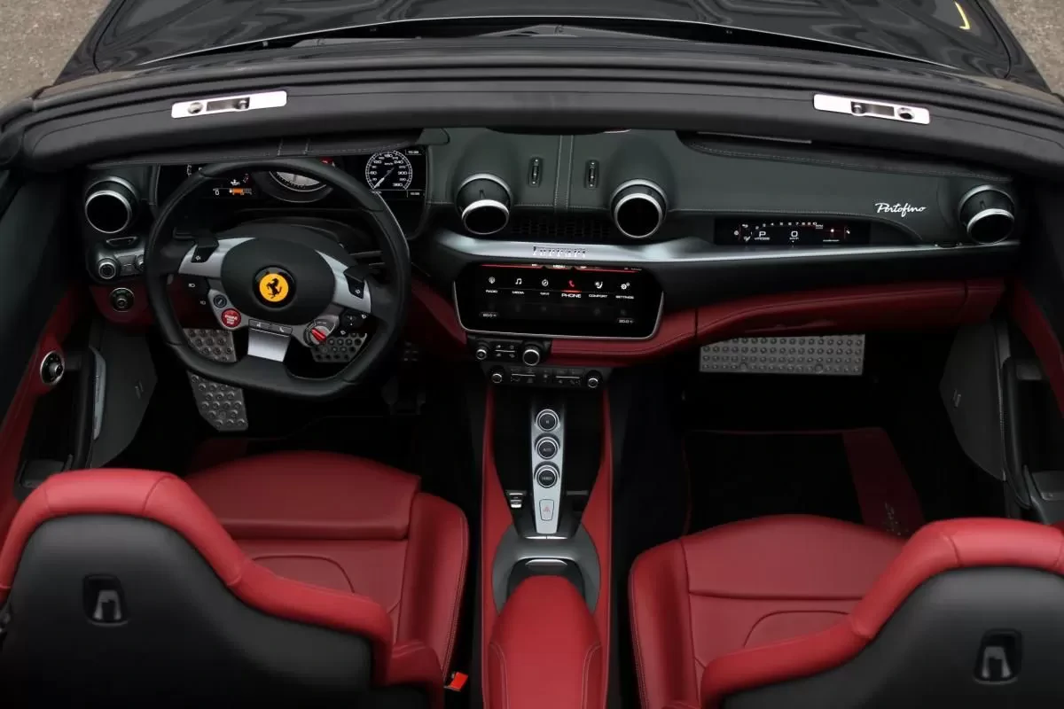 Ferrari Portofino V8 3.9 T 600Ch GRIGIO SILV. LEATHER CARTIER DISPLAY JBL - Lease 1450/Month (VAT REC.)