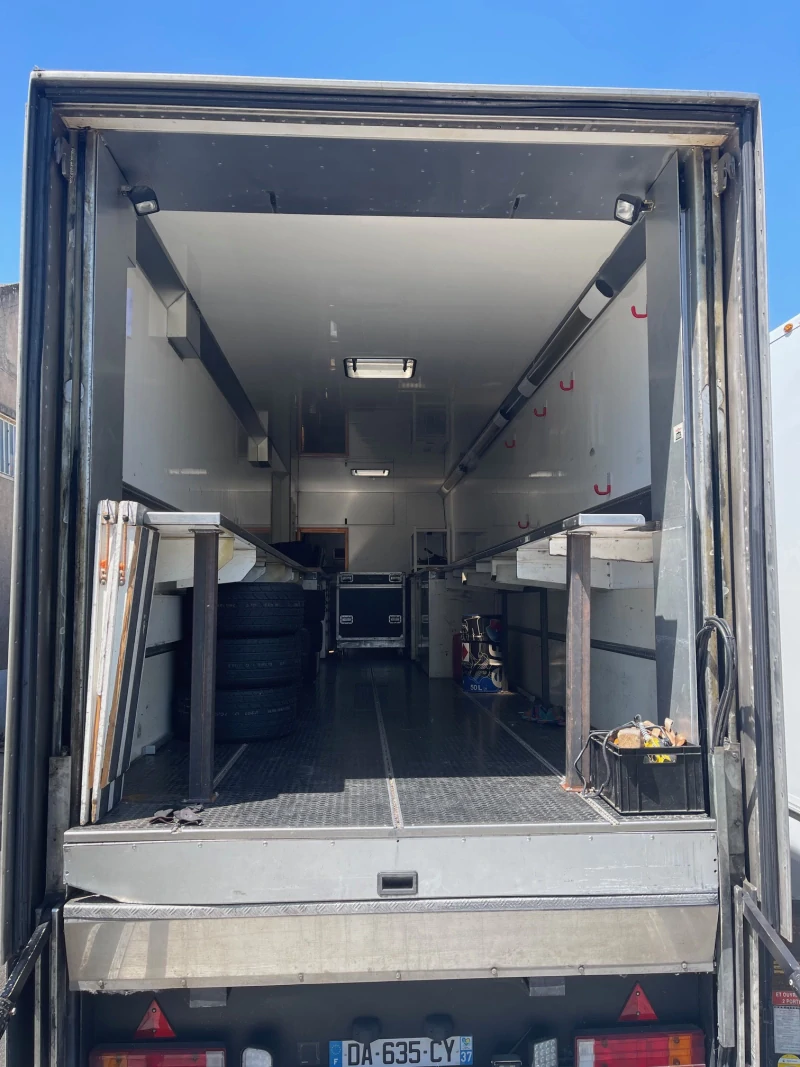 IVECO tractor + CHEREAU semi-trailer fully equipped for motor racing