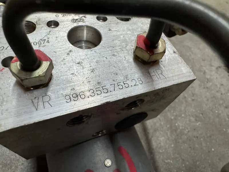 Porsche ABS pump, reference 996 355 755 03