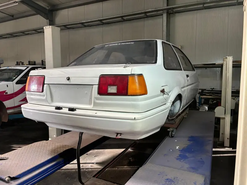 Toyota Colla AE86 bodyshell