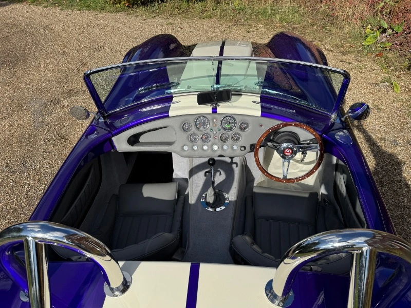 COBRA D'AK SPORTSCARS, CHÂSSIS SUPERLÉGER DE 3e GÉNÉRATION, V8 5,7