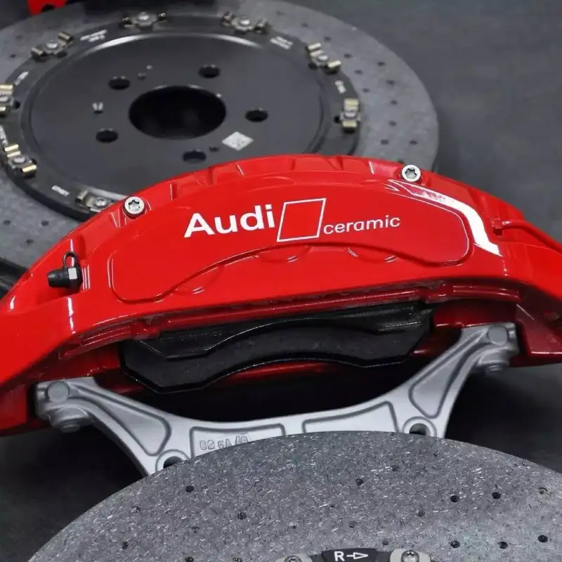 Kit de freins en carbone-céramique pour Audi RS6 / RS7 4G : 420 x 40 mm à l'avant + 370 x 30 mm à l'arrière !