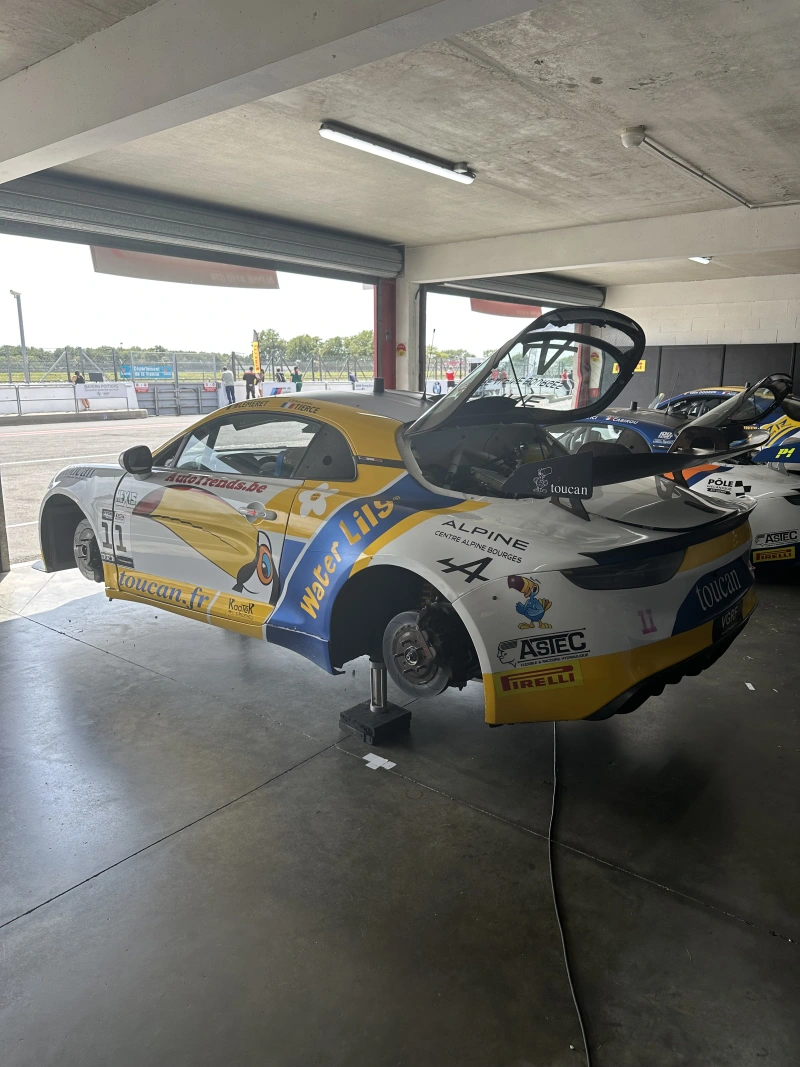 Alpine gt4 signatech