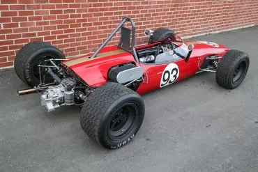 Brabham BT18 - une beauté entretenue par des professionnels !
