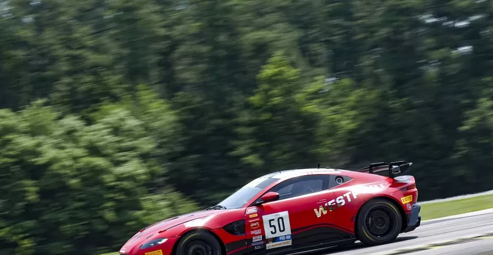 2020 Aston Martin Vantage GT4 – photo 2
