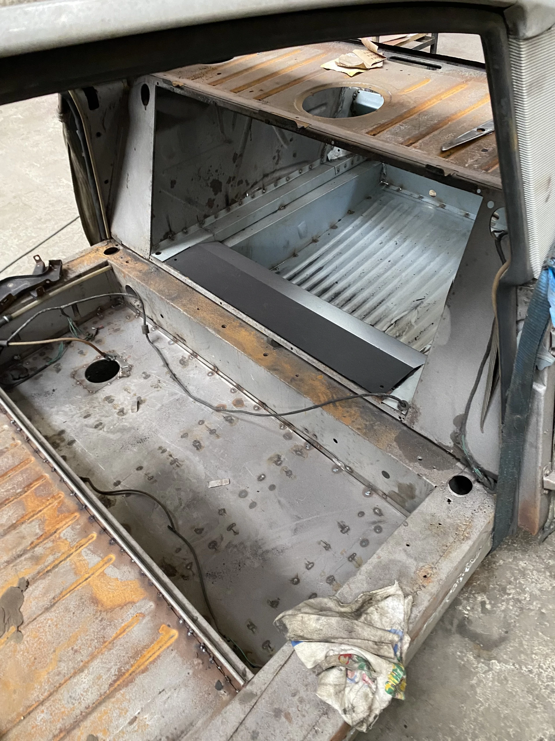 Vends ID 19 RESTAURÉE RESTE REMONTAGE A FAIRE