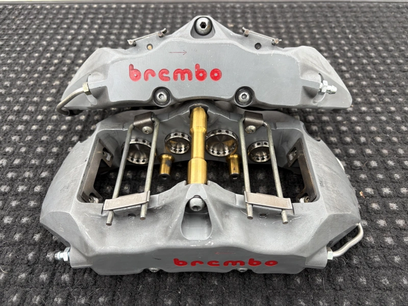 2 étriers BREMBO 8 PISTONS MONOBLOC révisés