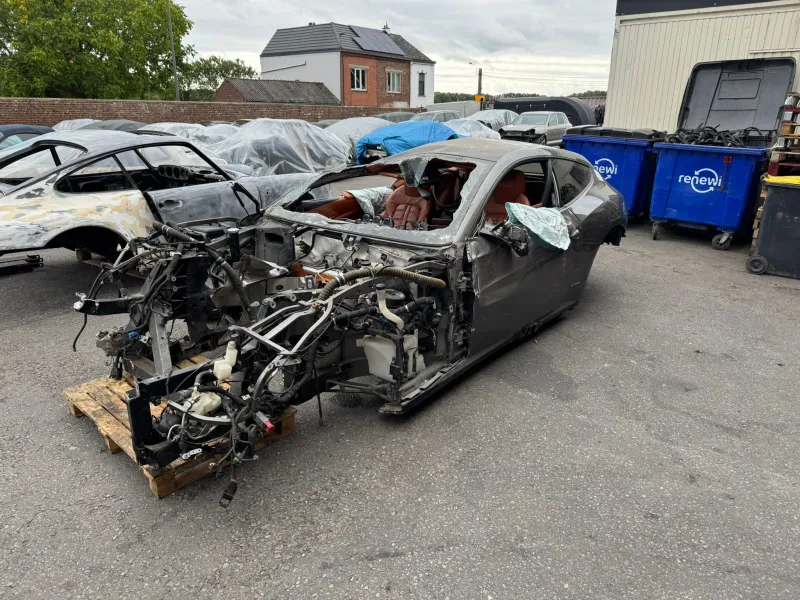 Spare parts for the 2012 Ferrari FF – Complete dismantling