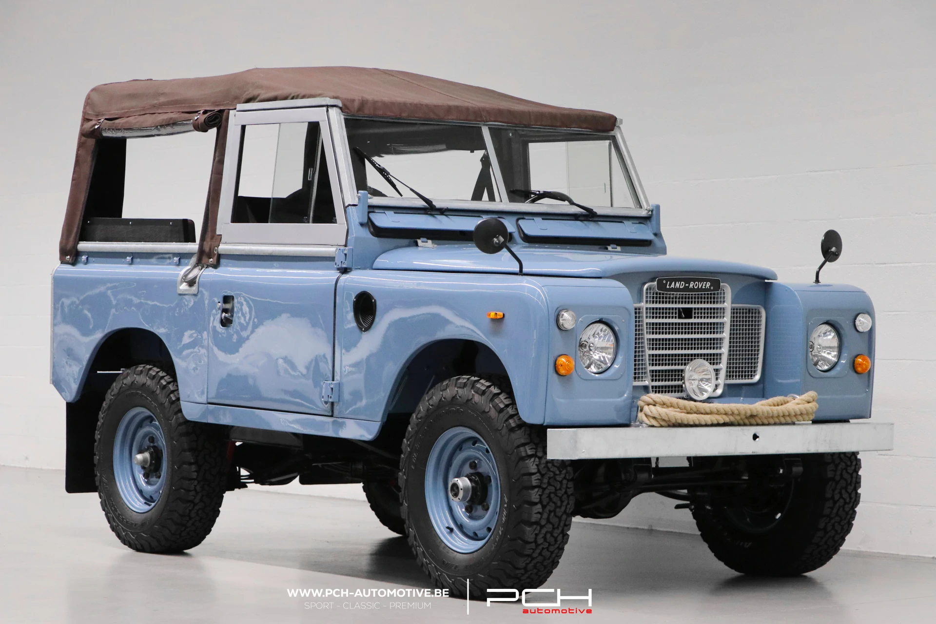 LAND ROVER Series III Cabriolet - Fully restored!
