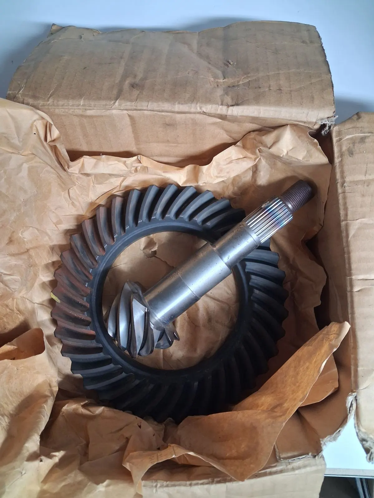 Brand New Genuine Nissan Final Drive Assembly – Part No. 38100-05J71 – photo 1