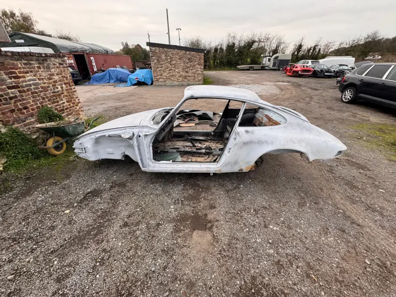 Caisse Porsche 911 3.0 SC 1977 projet Piste Dakar Rallye