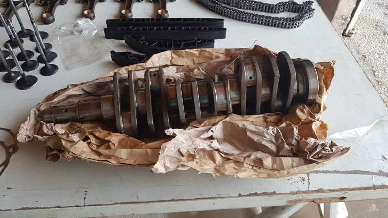 Lot of Porsche 993 engine parts