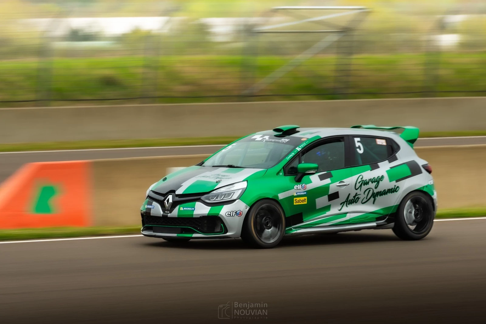 Make rapid progress in the Clio 4 Cup: personalised coaching, data and video to enhance your performance
