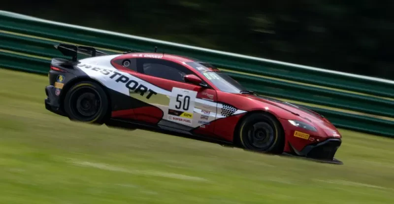 2022 Aston Martin Vantage GT4