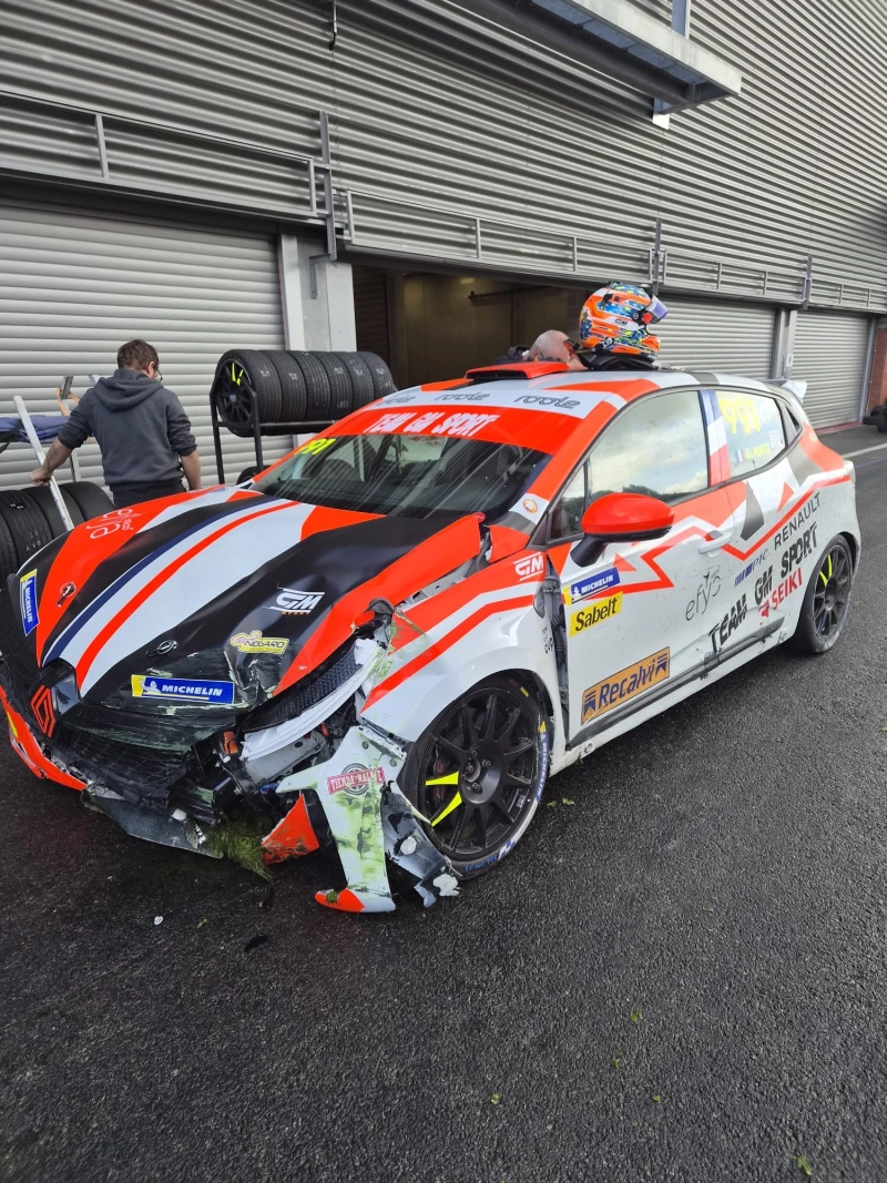 Clio 5 Cup accidentée