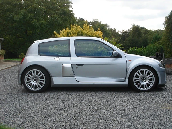 RENAULT CLIO V6 UNIQUE