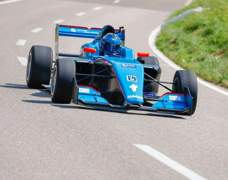 Formule 4 evo avec moteur LRM