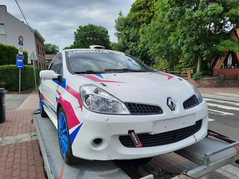 Clio 3 f2014 210cv prête à courir