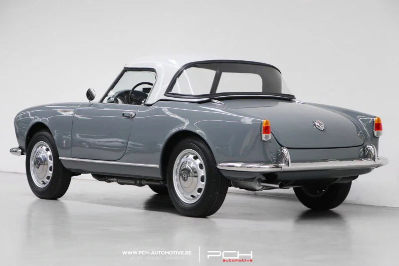 ALFA ROMEO Giulietta Spider Veloce 750 F + Hard-Top 1957 - Fully Restored ! -