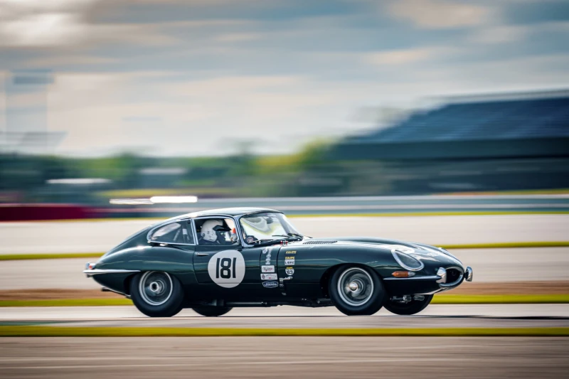 Jaguar Type E d'avant 1963
