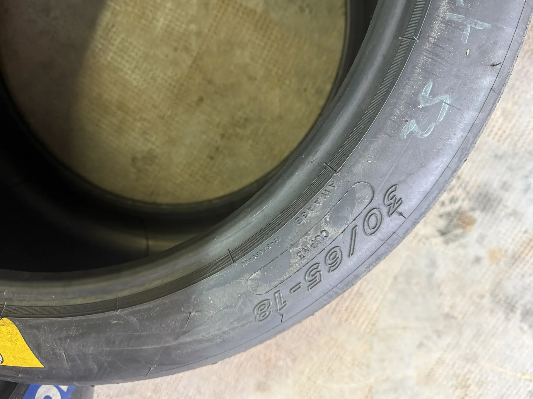 PNEUS SLICK MICHELIN PILOT SPORT CUP N3 30/65-18 1300€ – photo 4
