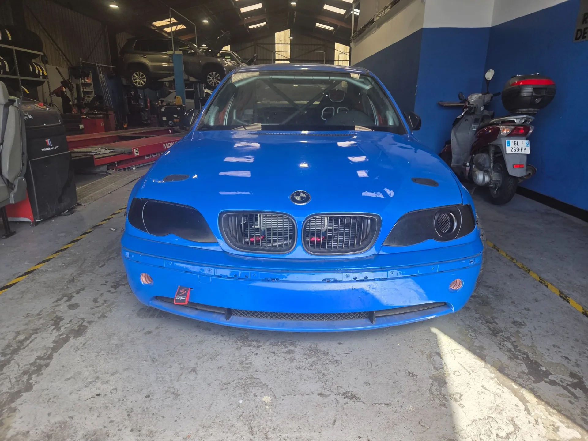 BMW E46 F2000 – photo 1