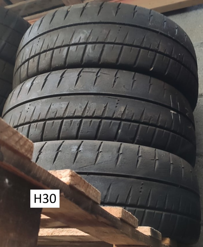 Pneus Michelin et Pirelli 18 pouces