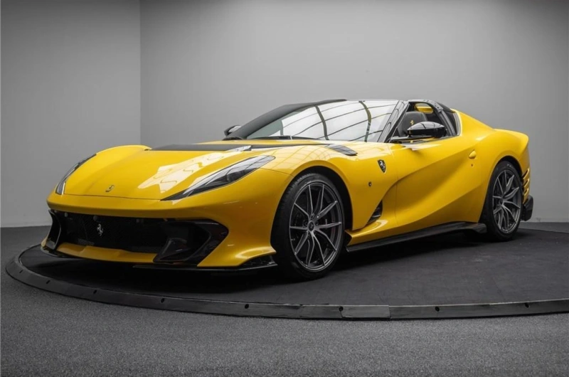 FERRARI 812 COMPETIZIONE