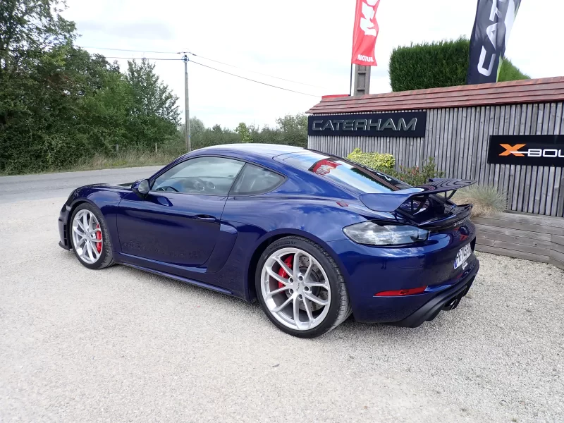 Porsche 718 Cayman GT4