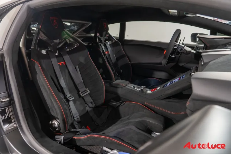 LAMBORGHINI HURACÁN STO