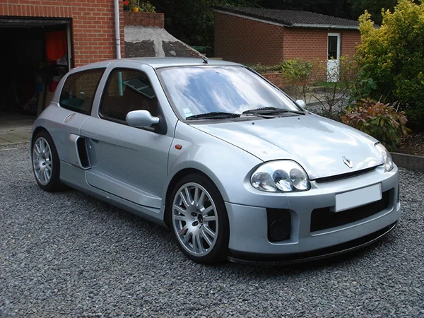 RENAULT CLIO V6 UNIQUE