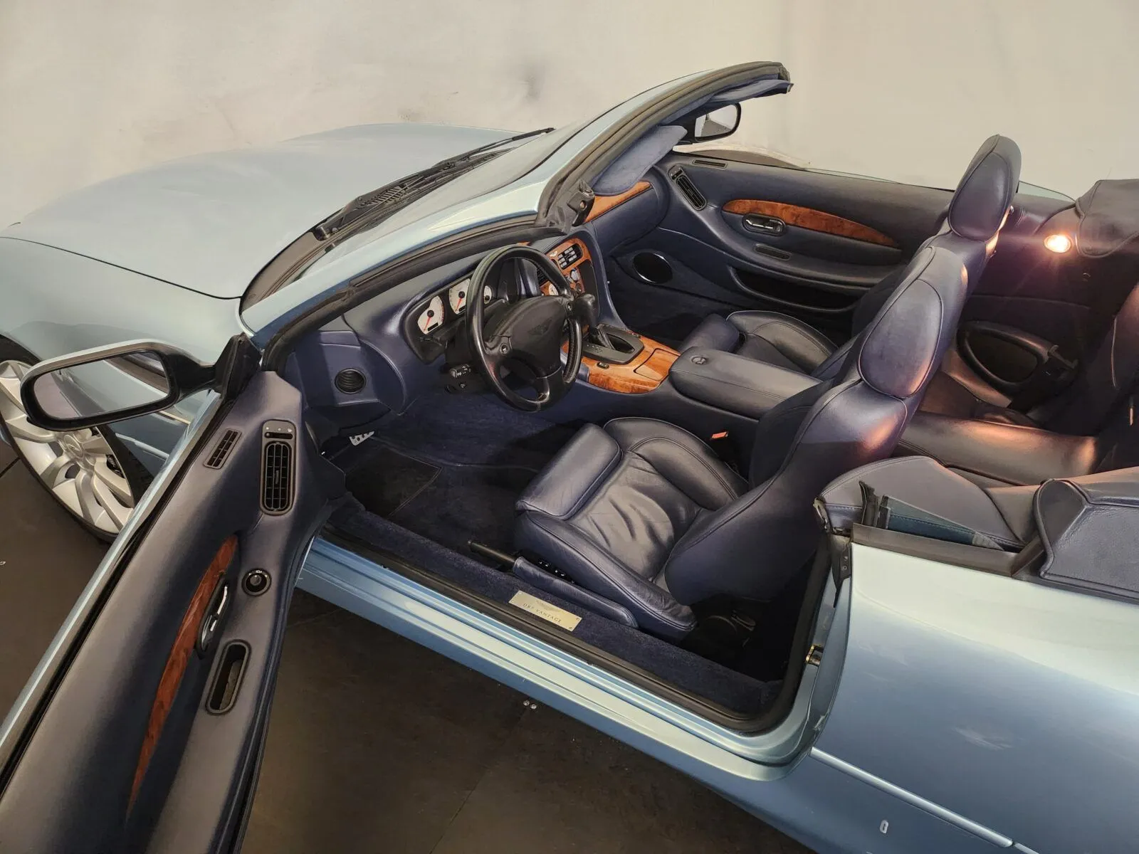 2003 Aston Martin Vantage Volante – photo 4