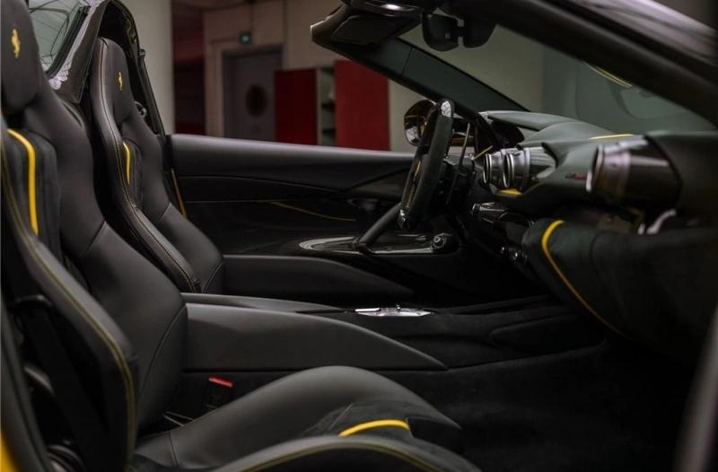 FERRARI 812 COMPETIZIONE