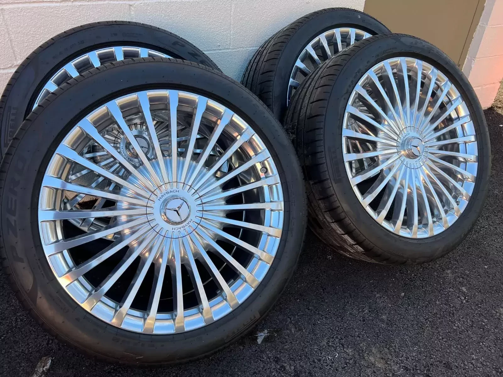 AUTHENTIQUE GLS MAYBACH 23" ROUES PIRELLI PZ4 OEM PNEUS TPMS GLS600 GLS580 GLS63 – photo 1