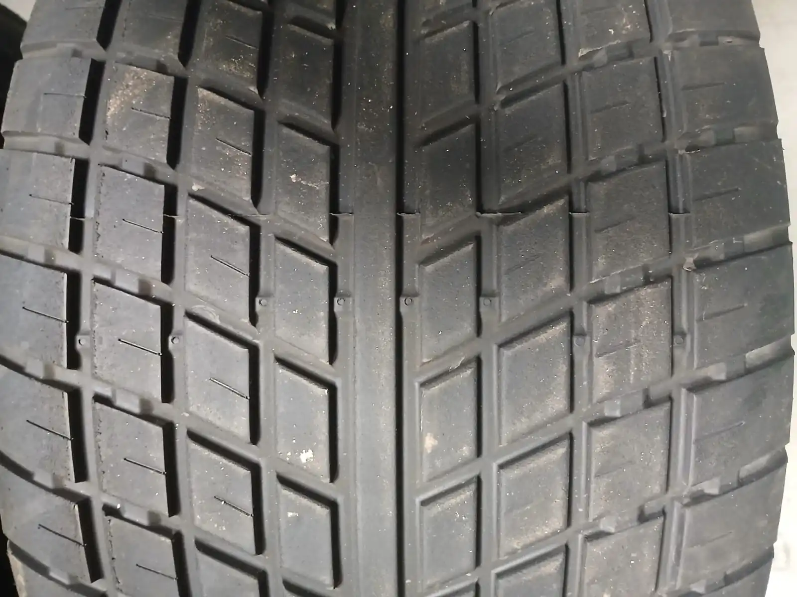 Pneus Pirelli GT3 – photo 2