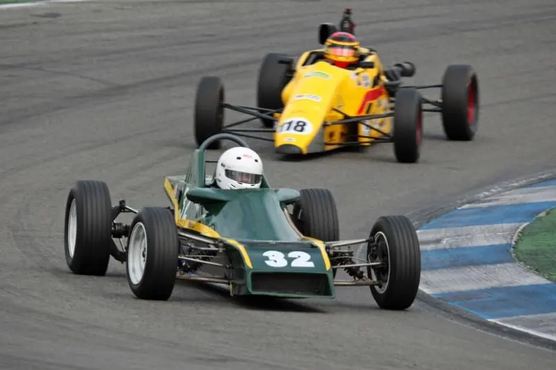 3 X Formule Ford 1600 (2X 1979, 1X 1980) voitures de course et de tête