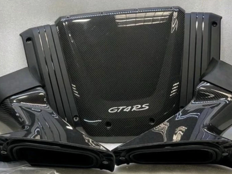 Kit prise d’air en fibre de carbone Porsche 718 Cayman GT4 RS.